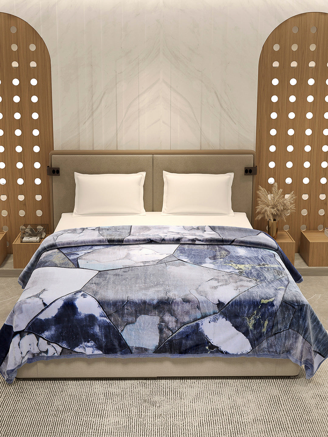 Printed Double Bed Blanket 1 Ply, 550 GSM, 2.9 kg (Roman)