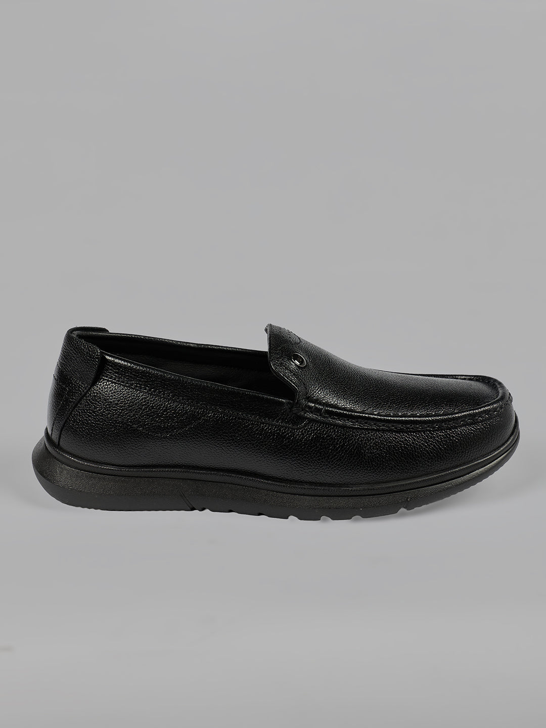 Monte Carlo Men's Leather Textured Moc-Toe Light Weight Slip-On Shoes