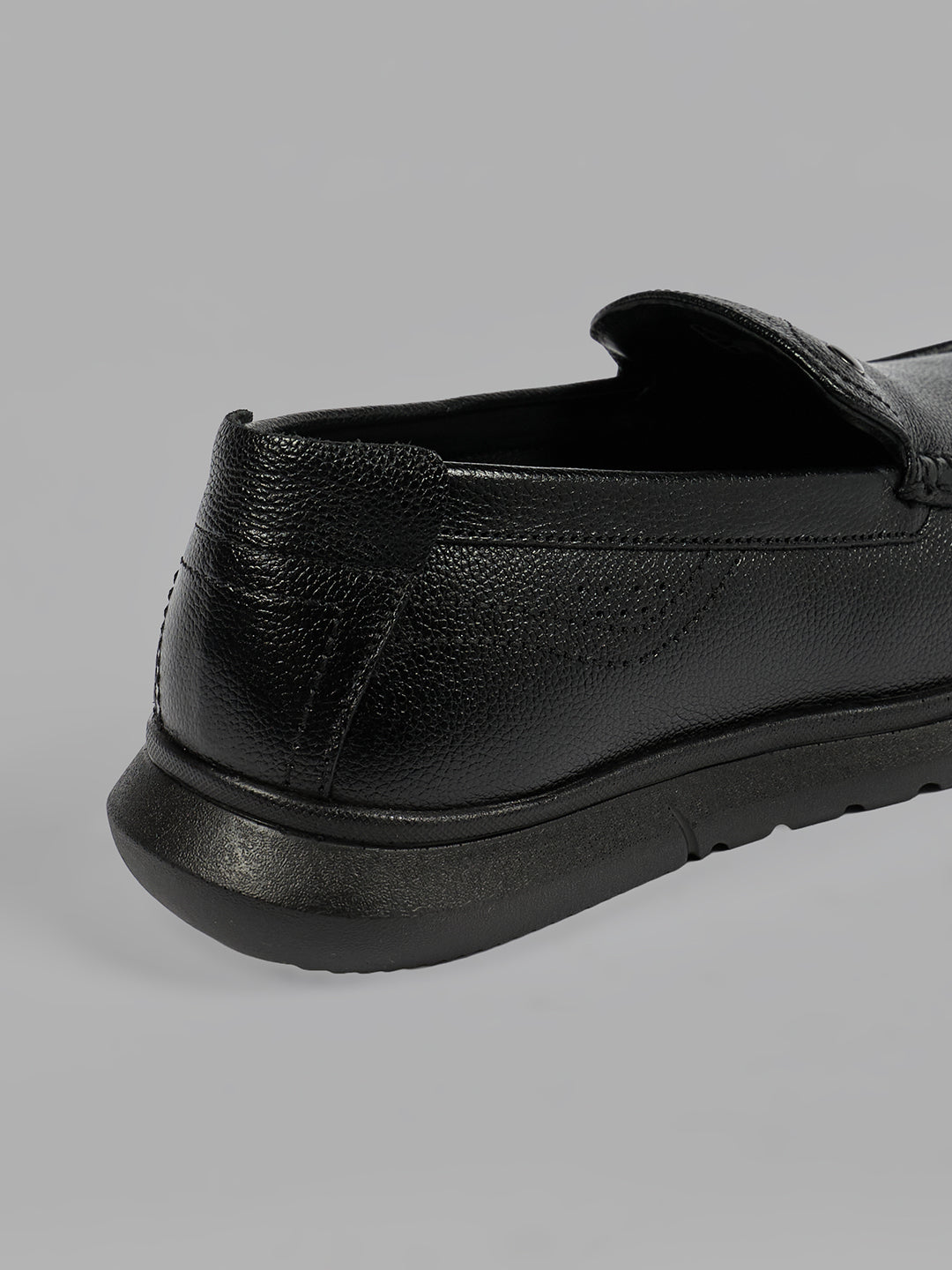 Monte Carlo Men's Leather Textured Moc-Toe Light Weight Slip-On Shoes