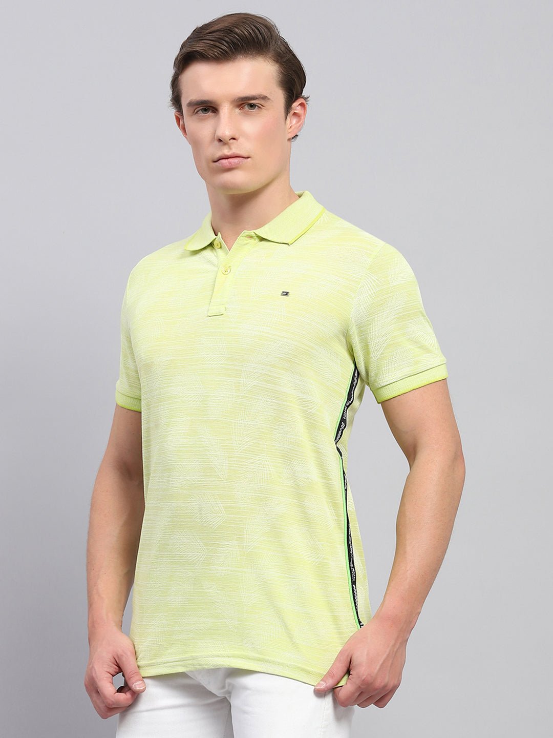 Men Green Solid Collar Half Sleeve T-Shirt