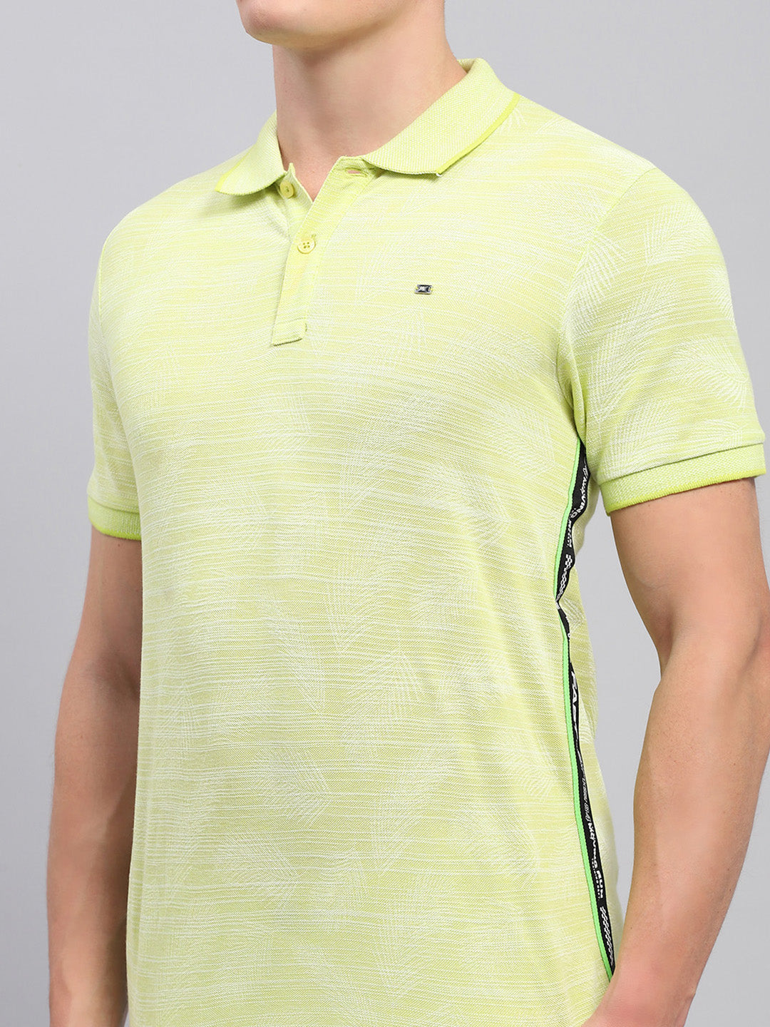 Men Green Solid Collar Half Sleeve T-Shirt