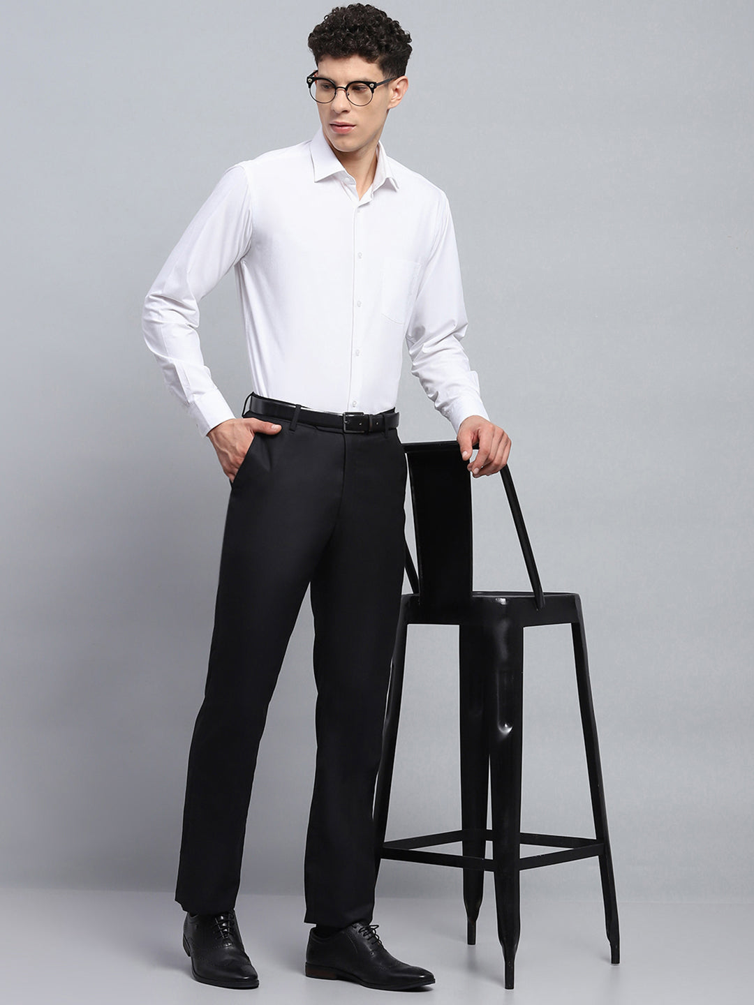 Men Black Solid Regular Fit Trouser