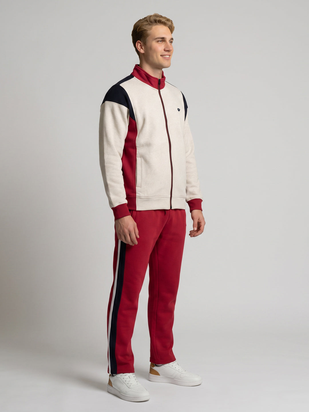Men Red Solid Collar Full Sleeve Winter Tracksuit