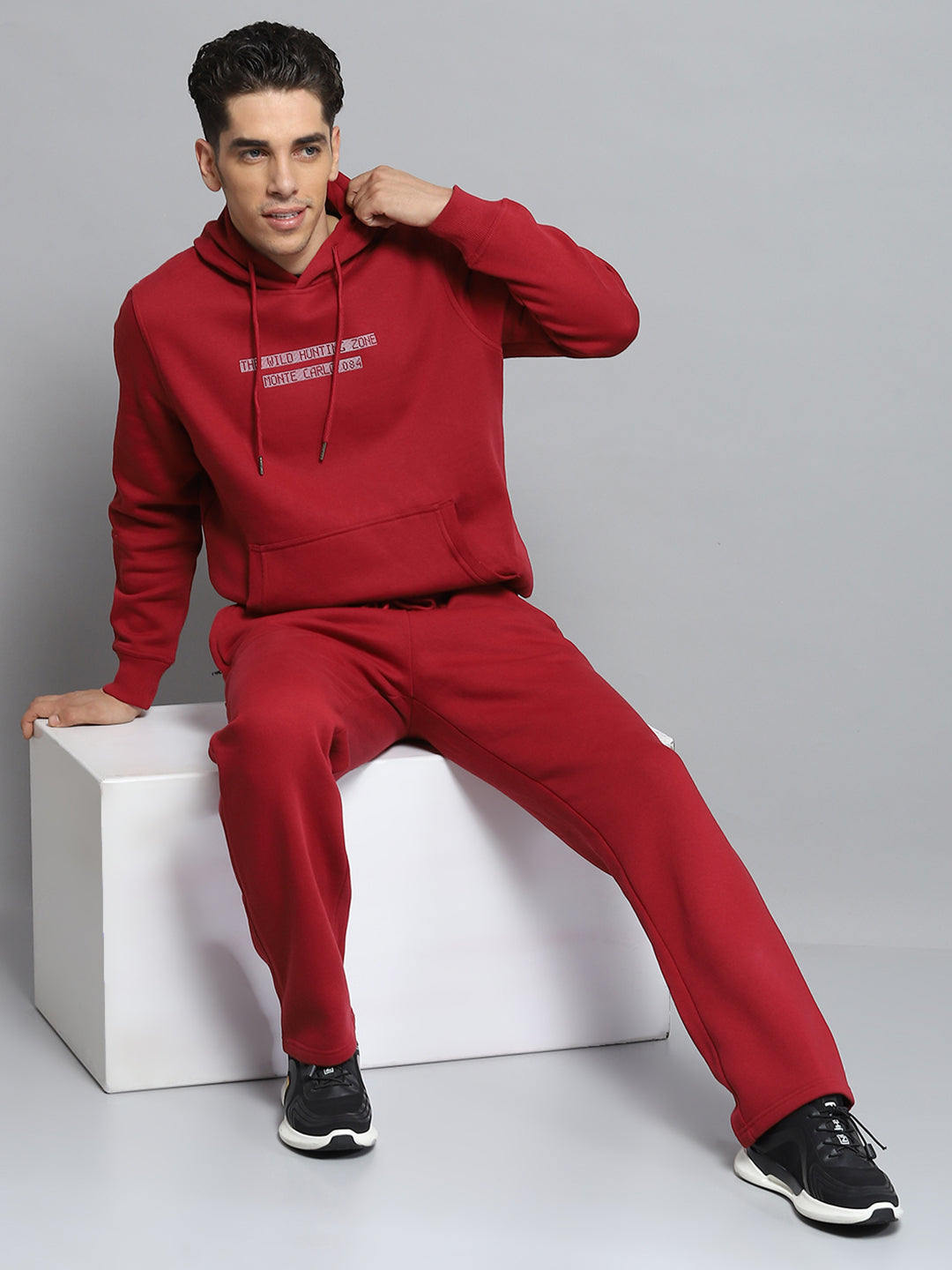 Men Maroon Solid Hooded Full Sleeve Winter Tracksuit