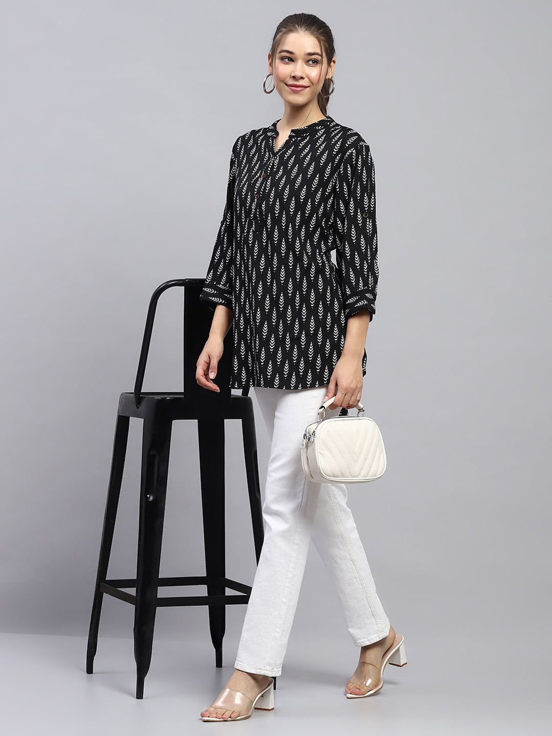 Women Black Printed Round Neck 3/4th Sleeve Top