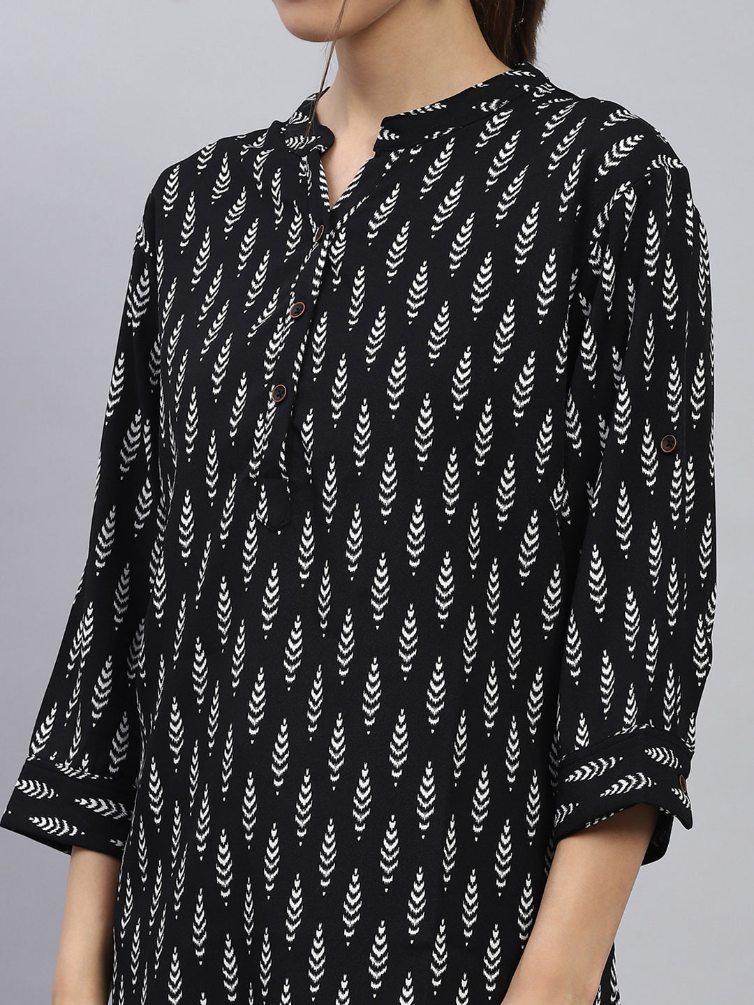Women Black Printed Round Neck 3/4th Sleeve Top