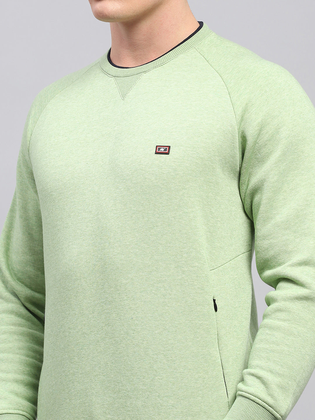 Men Green Solid Round Neck Full Sleeve Sweatshirt