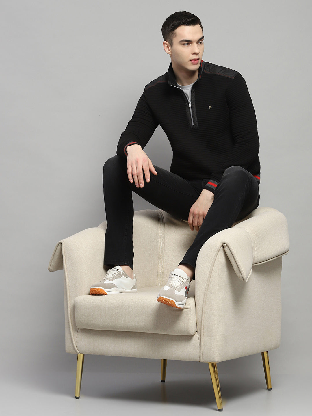 Men Black Solid Mock Neck Full Sleeve Sweatshirt