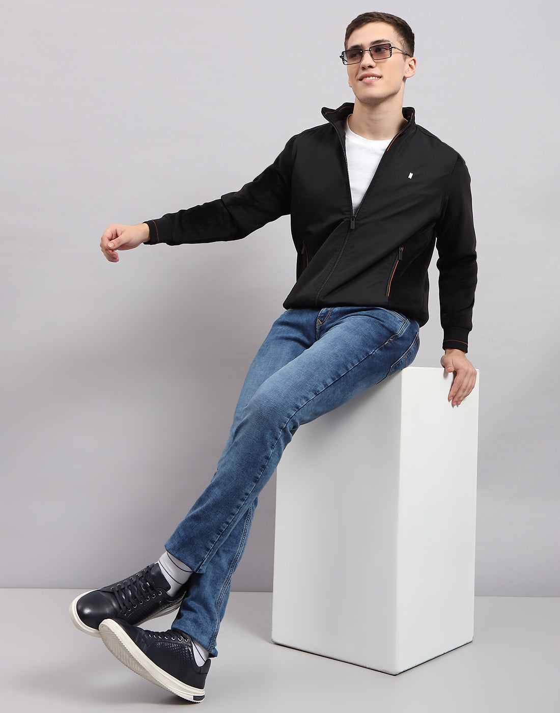 Men Black Solid Mock Neck Full Sleeve Jacket