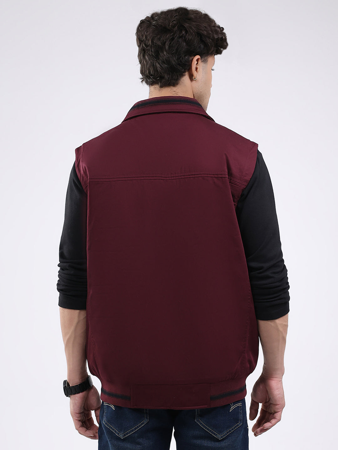 Men Maroon Solid Collar Sleeveless Jacket