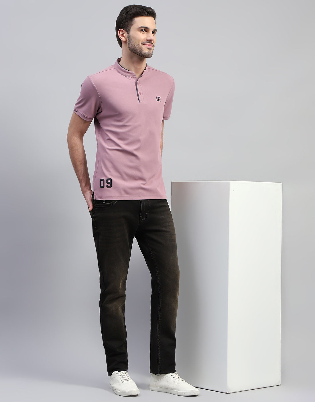 Rock.it Men Purple Solid Mandarin Neck Half Sleeve T-Shirt