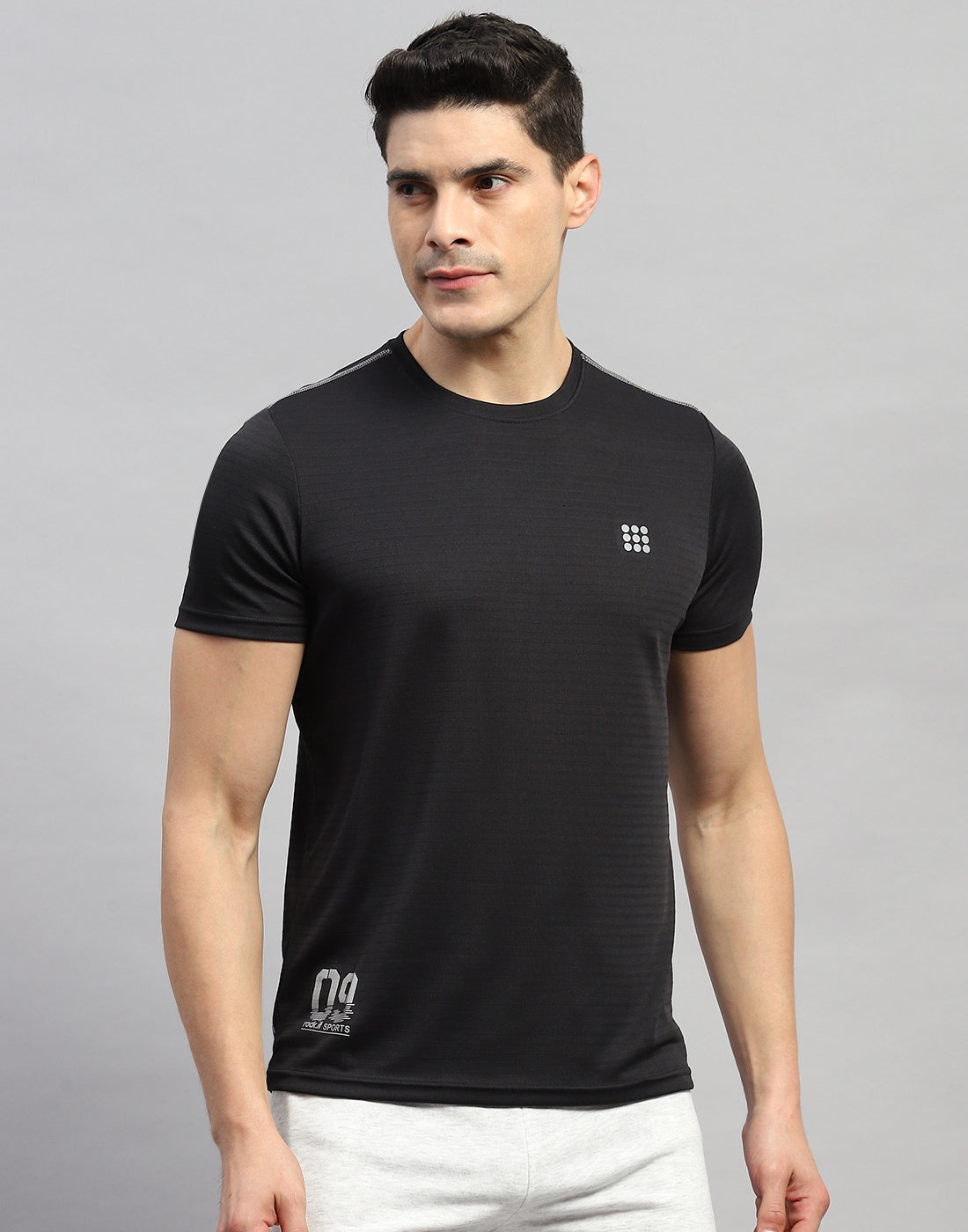 Buy Men Black Solid Round Neck Half Sleeve T-Shirt Online in India