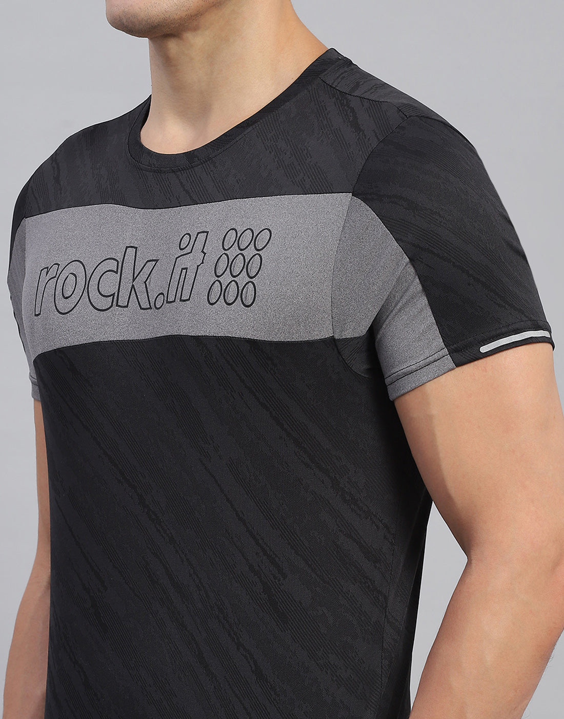 Men Black Self Design Round Neck Half Sleeve T-Shirt