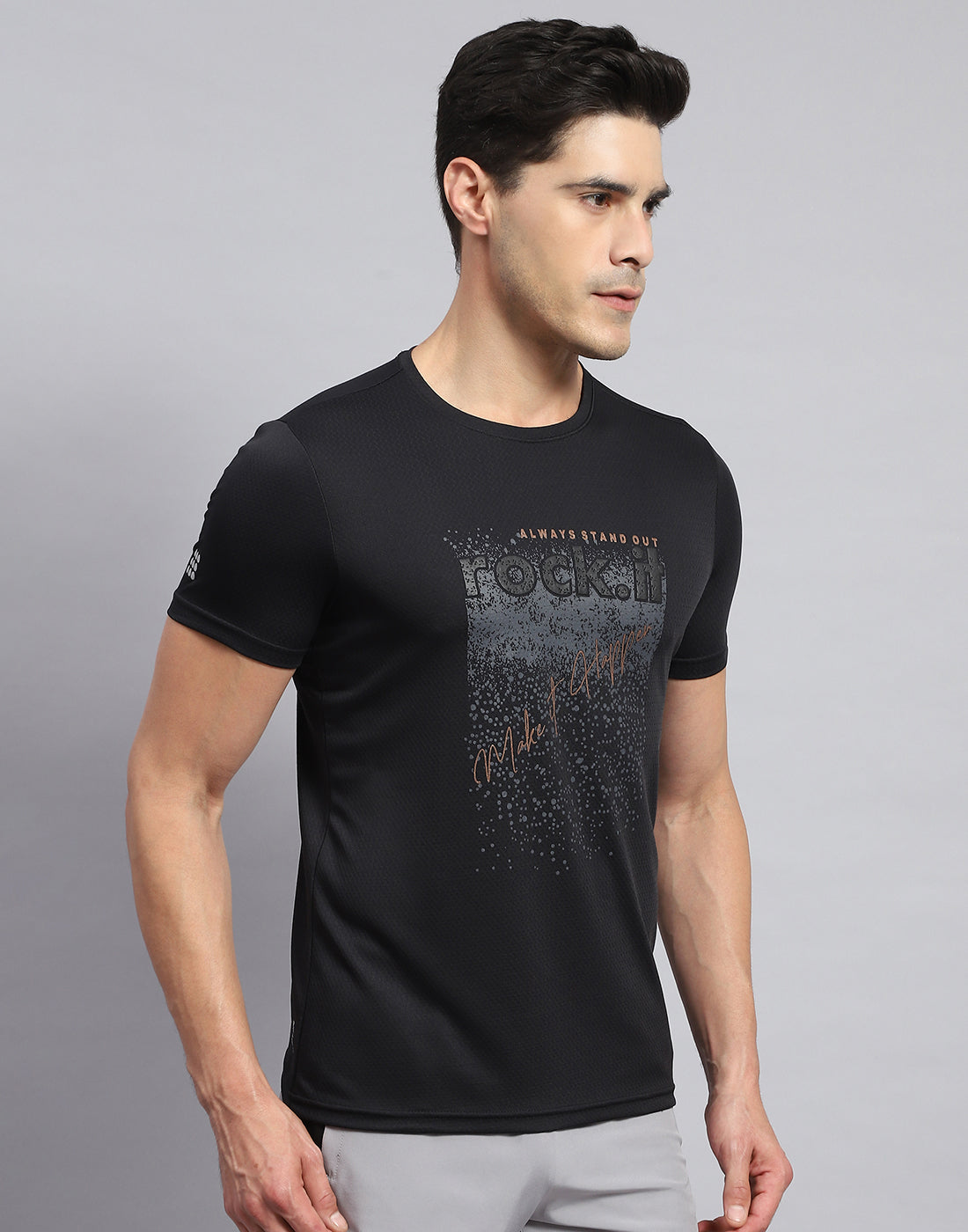 Rock.it Men Black Self Design Round Neck Half Sleeve T-Shirt
