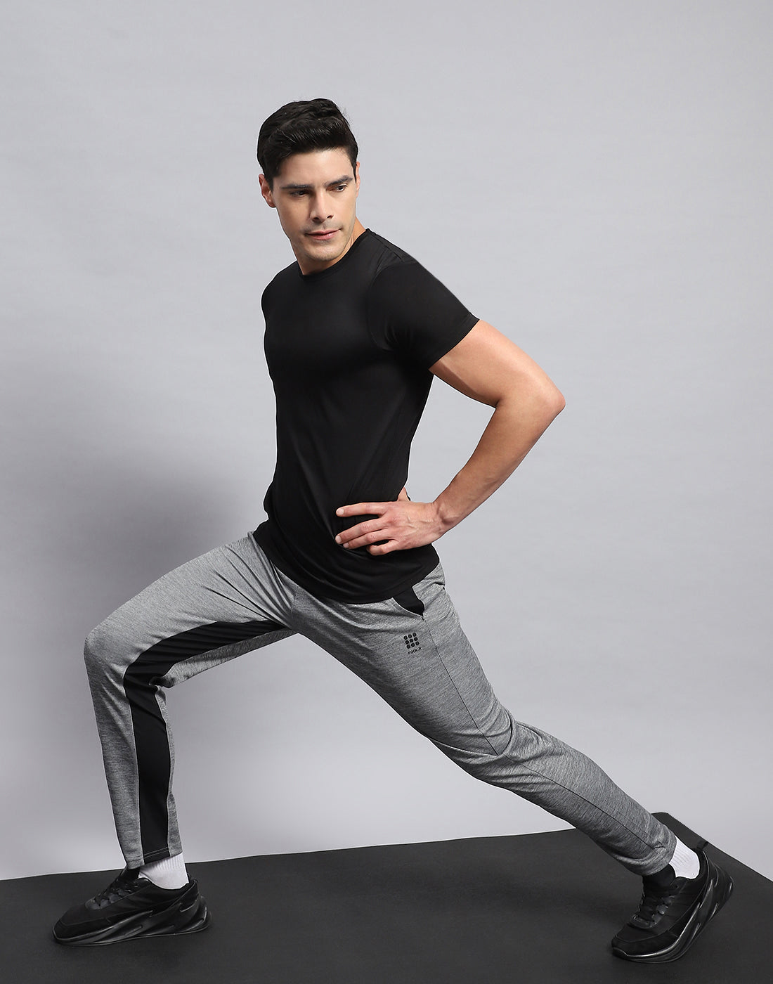 Rock.it Men Grey Solid Regular Fit Lower