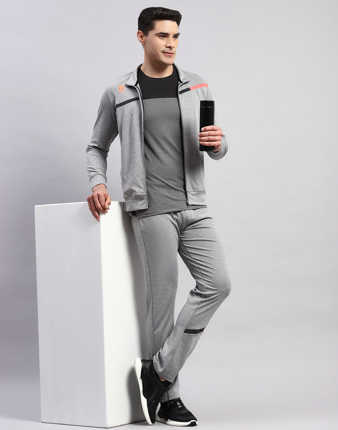 Rock.it Men Grey Solid Mock Neck Full Sleeve Tracksuit