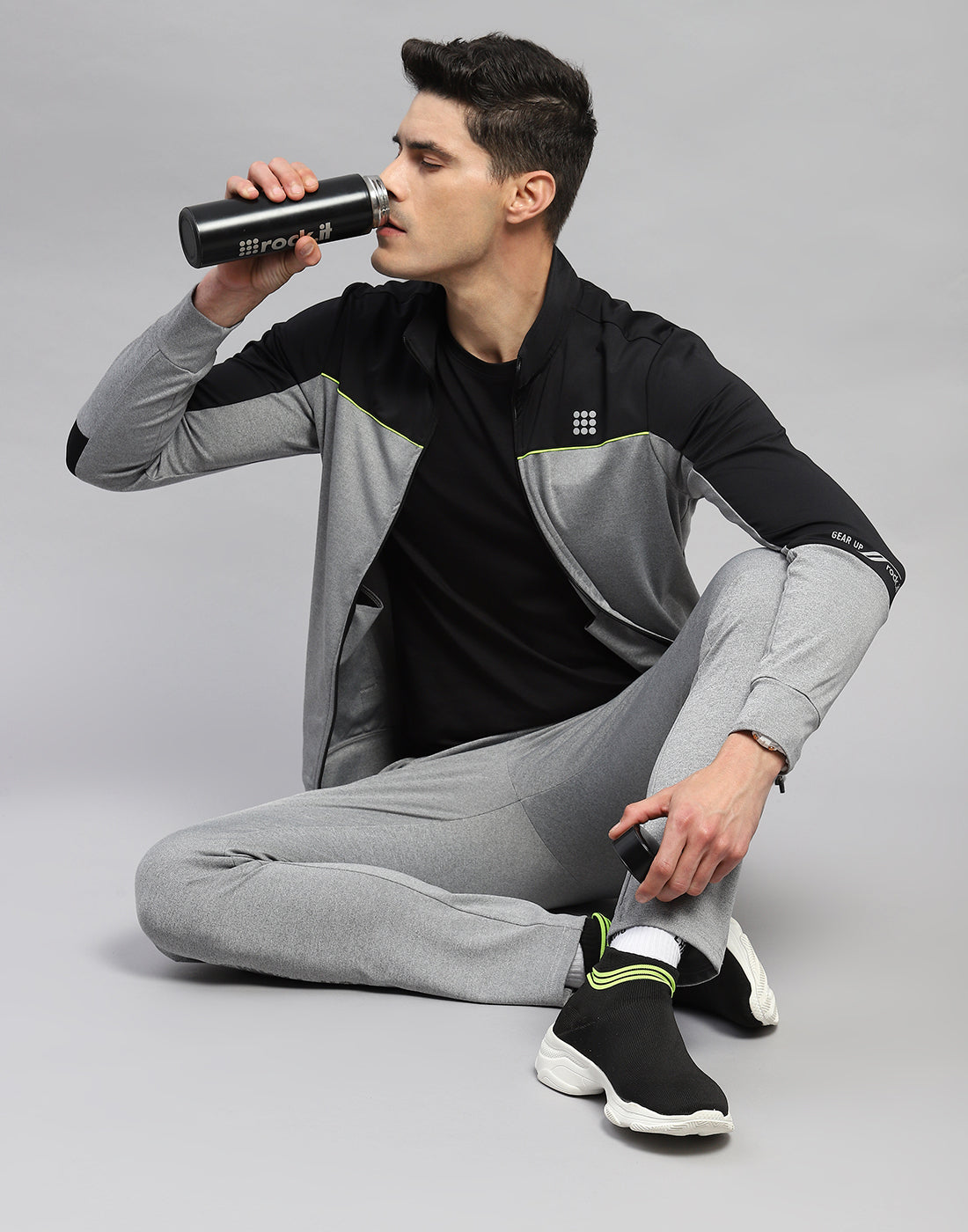 Rock.it Men Grey Melange Solid Round Neck Full Sleeve Tracksuit