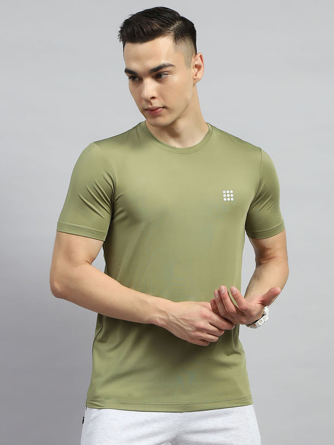 Rock.it Men Olive Solid Round Neck Half Sleeve T-Shirt