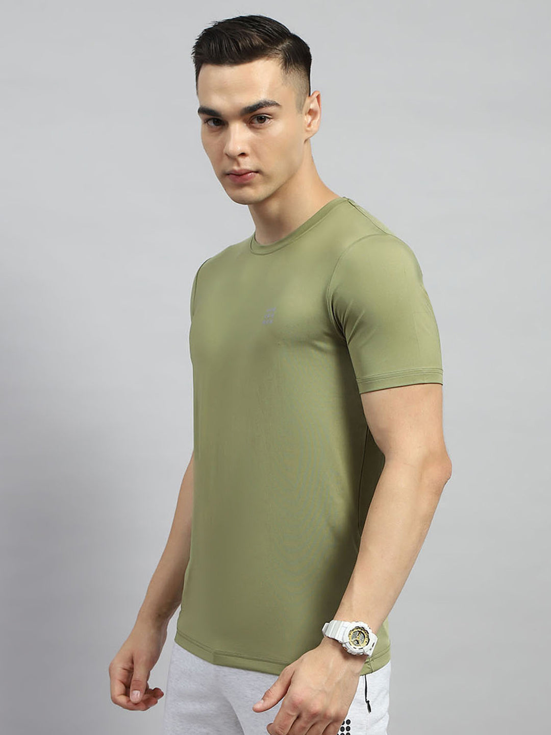 Rock.it Men Olive Solid Round Neck Half Sleeve T-Shirt