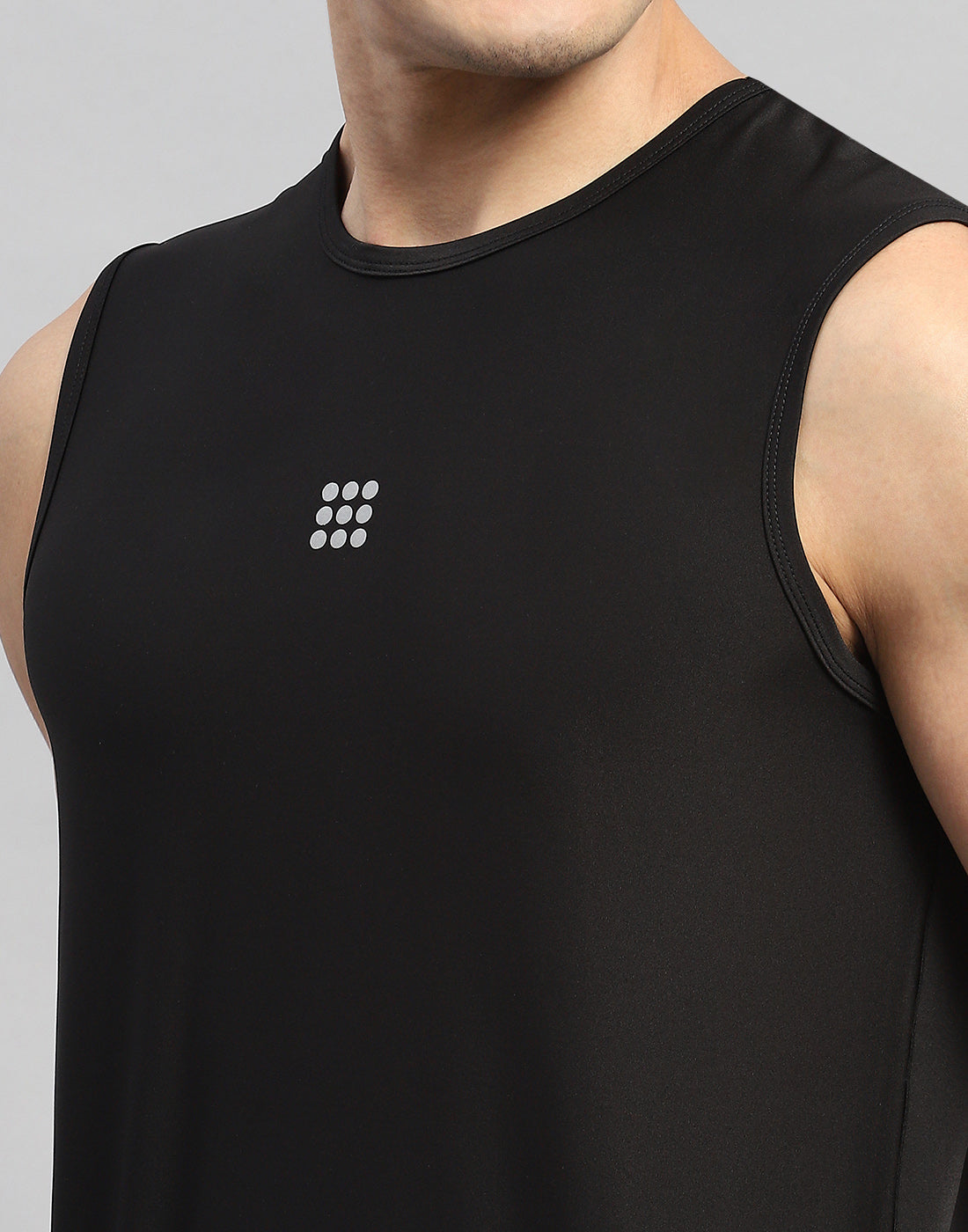 Rock.it Men Black Solid Round Neck Sleeveless T-Shirt