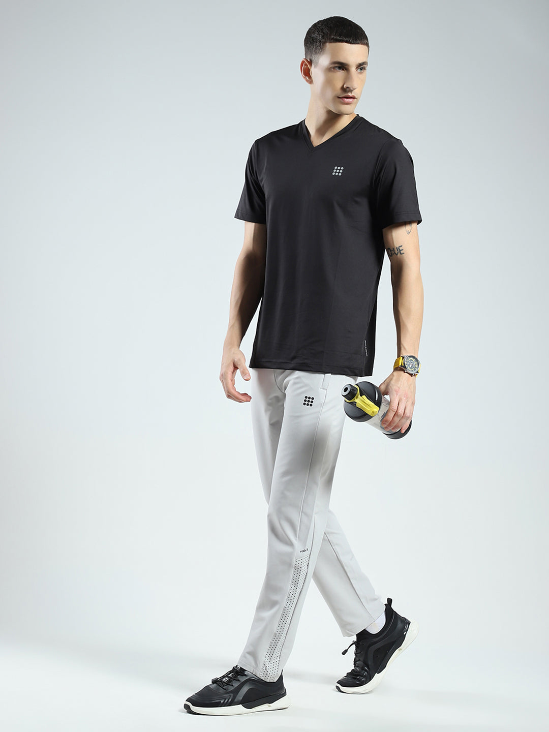 Rock.it Men Black Solid V Neck Half Sleeve T-Shirt