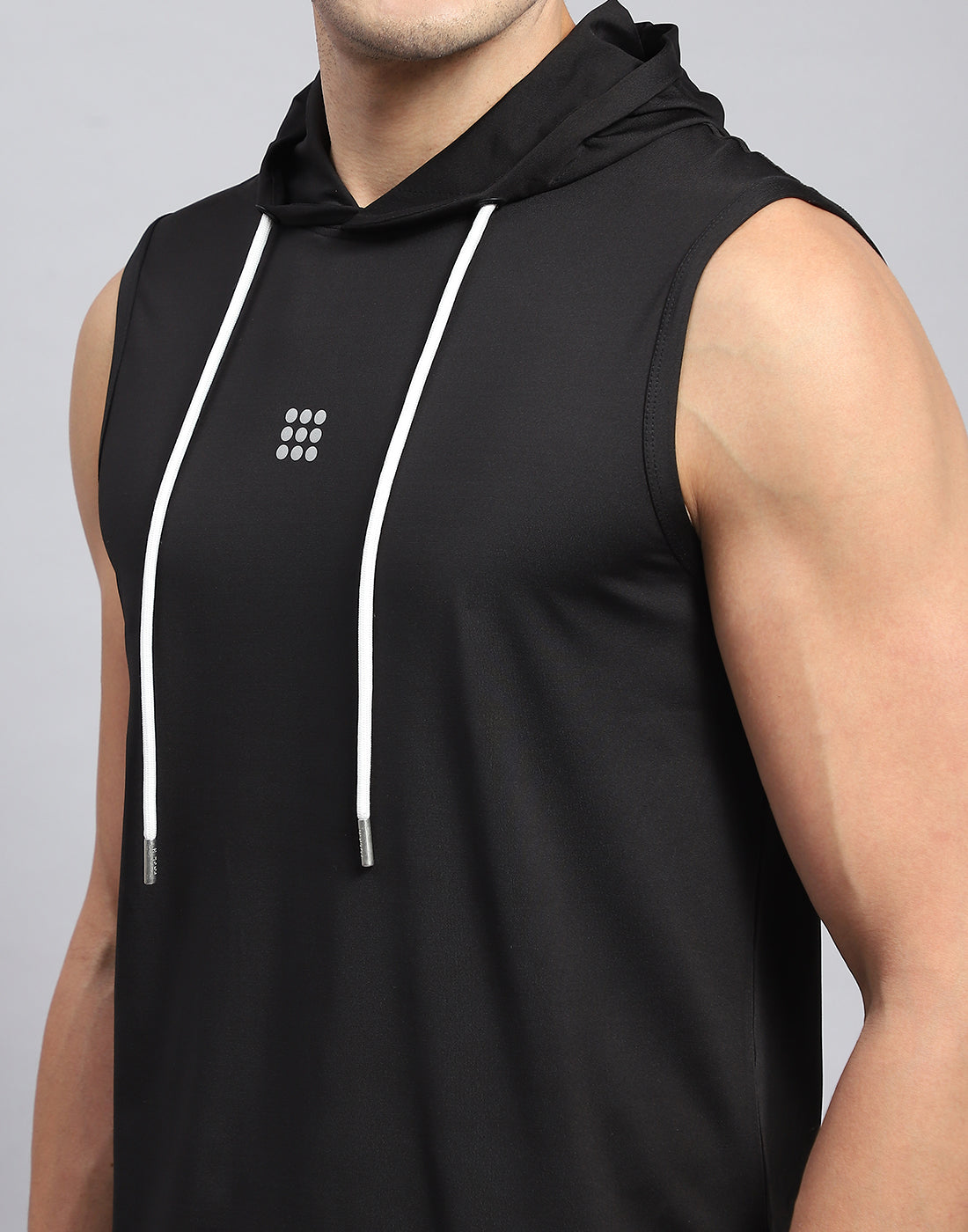 Rock.it Men Black Solid Hooded Sleeveless T-Shirt