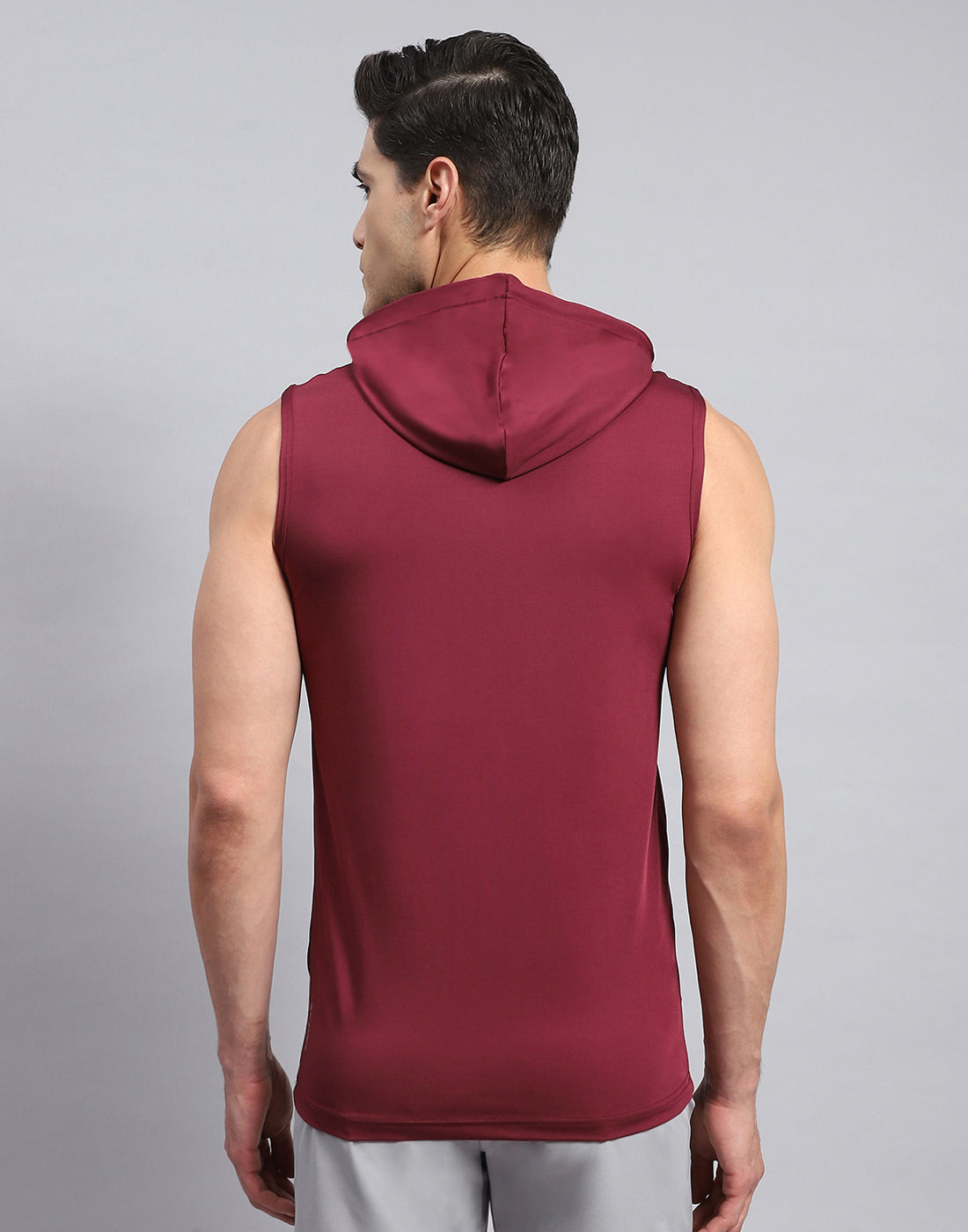 Rock.it Men Maroon Solid Round Neck Sleeveless T-Shirt