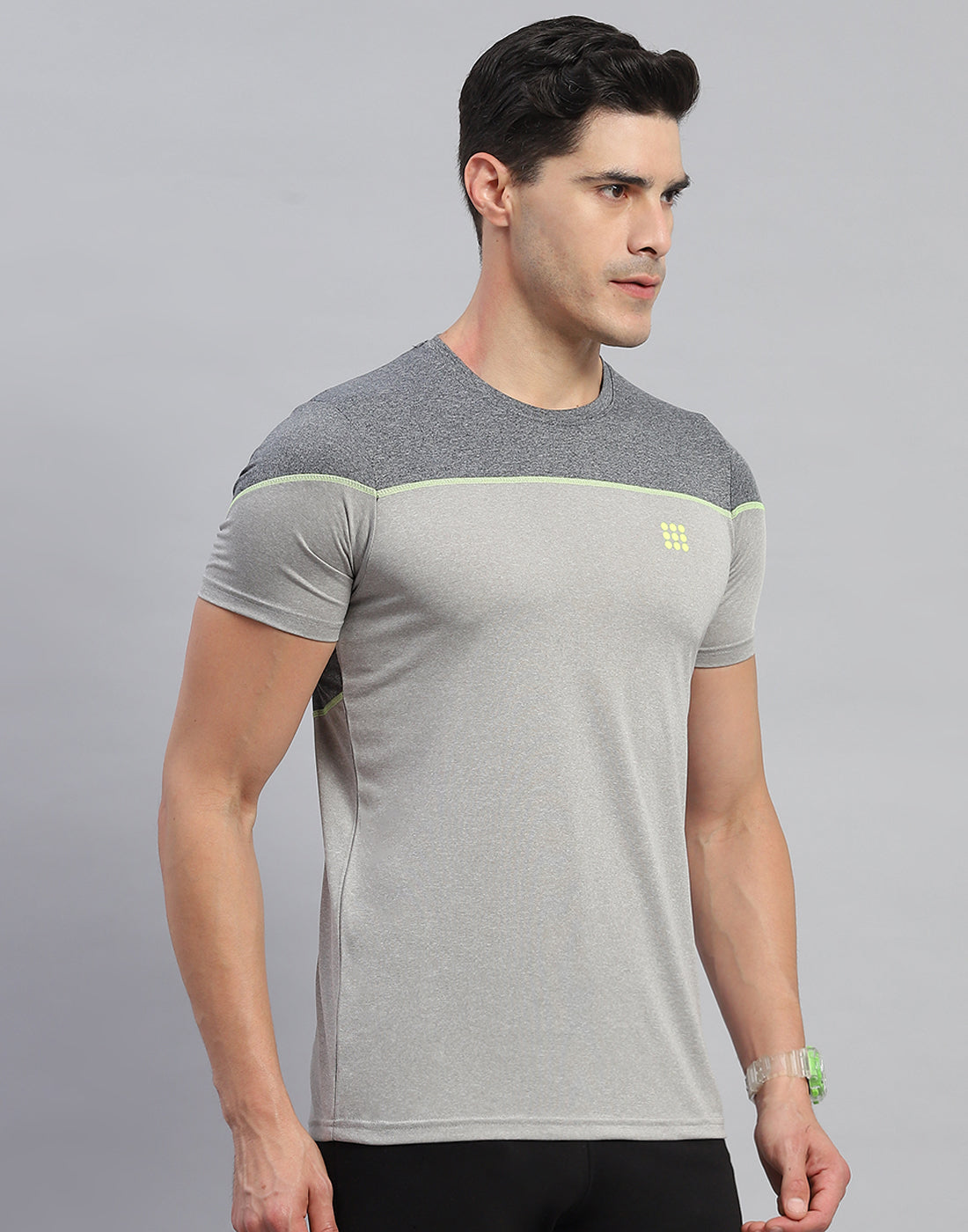 Men Grey Solid Round Neck Half Sleeve T-Shirt