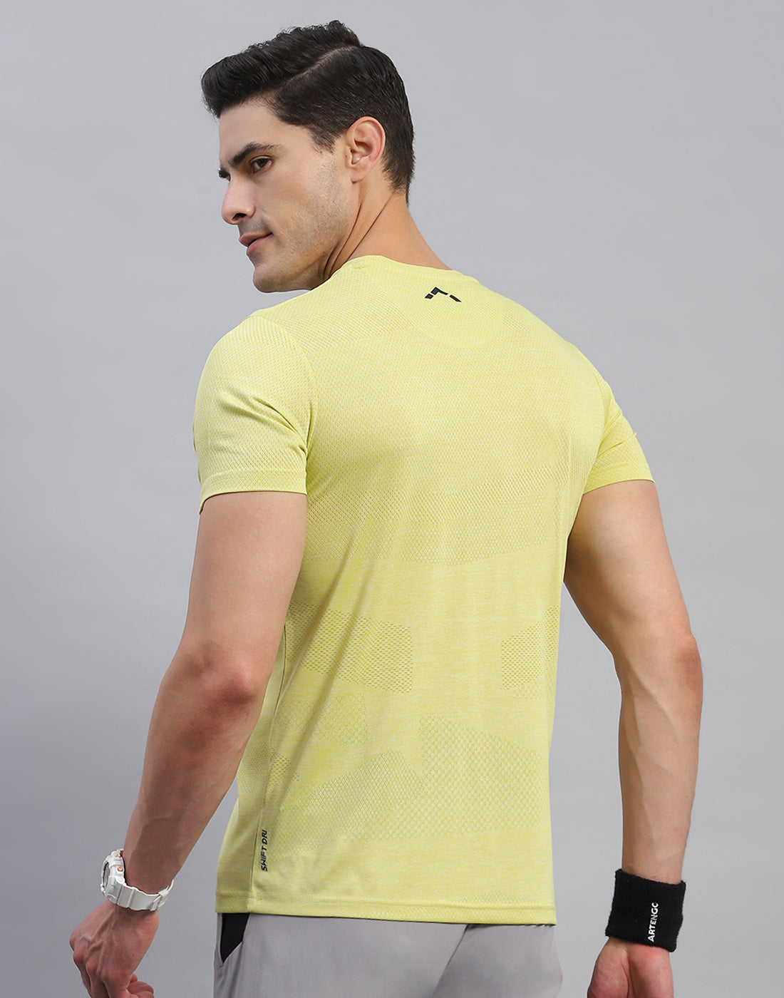 Rock.it Men Yellow Self Design Round Neck Half Sleeve T-Shirt