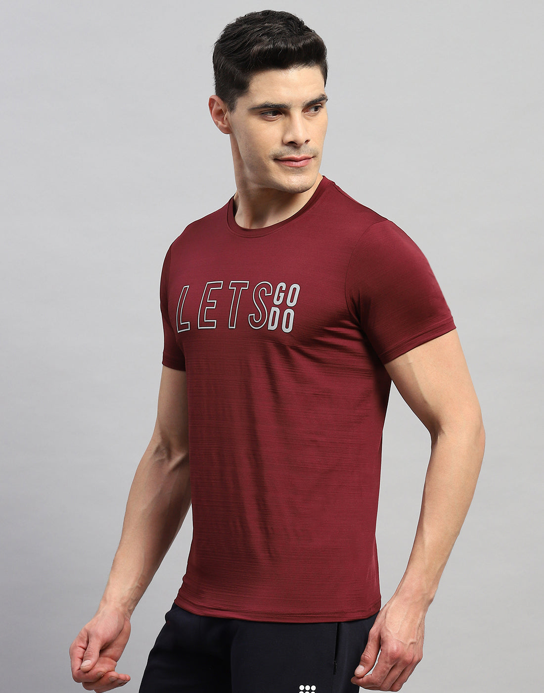 Rock.it Men Maroon Self Design Round Neck Half Sleeve T-Shirt