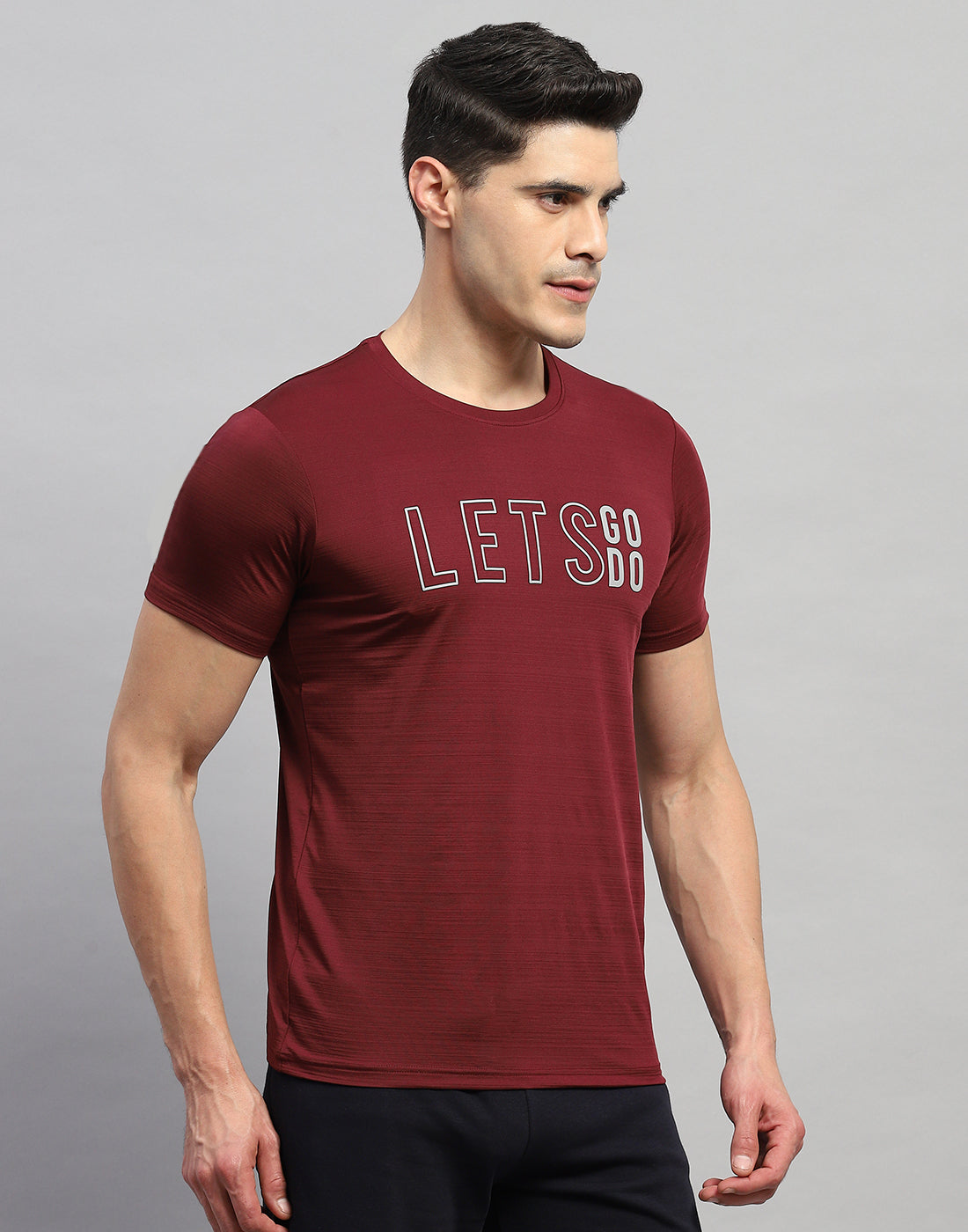 Rock.it Men Maroon Self Design Round Neck Half Sleeve T-Shirt