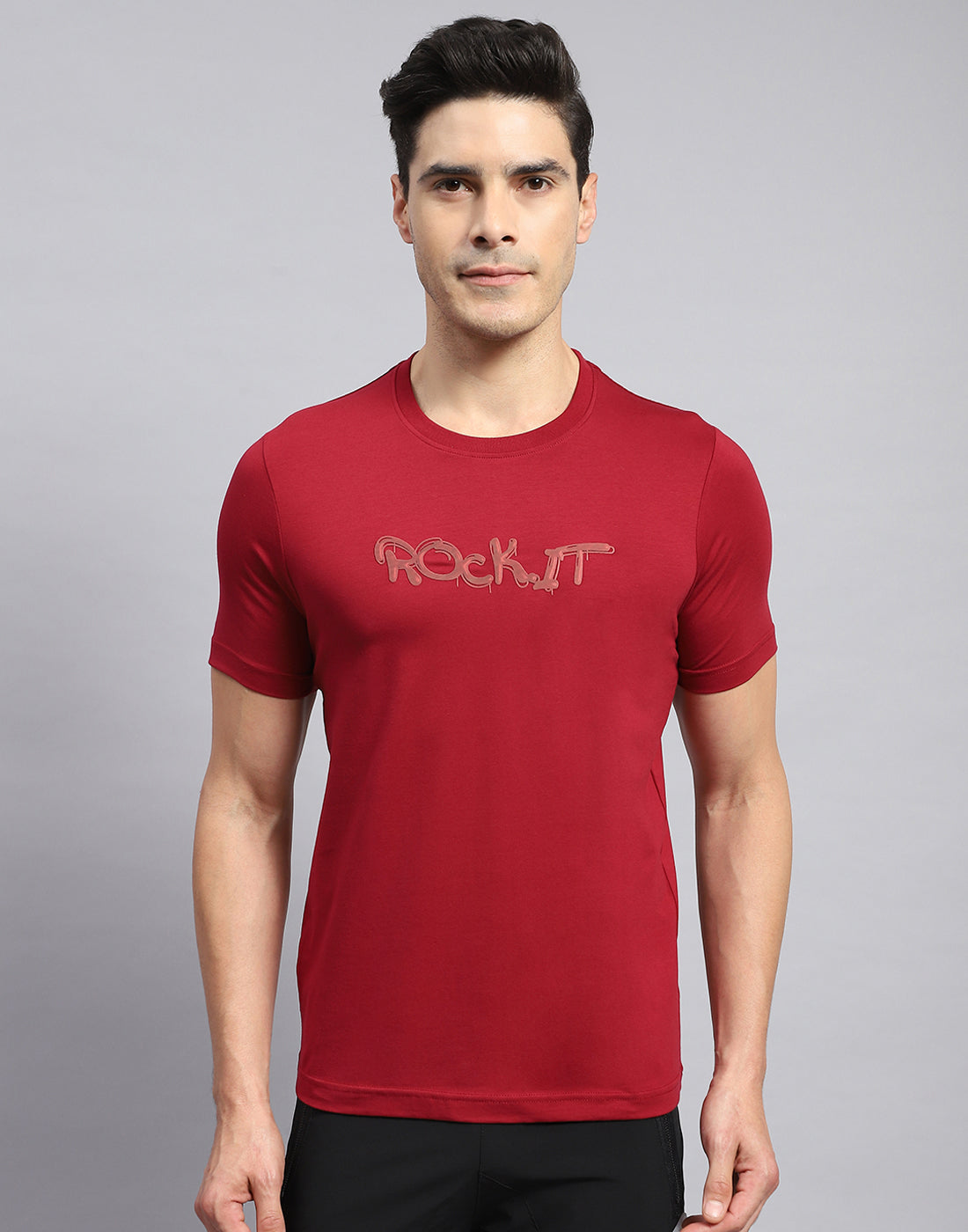 Men Red Solid Round Neck Half Sleeve T-Shirt