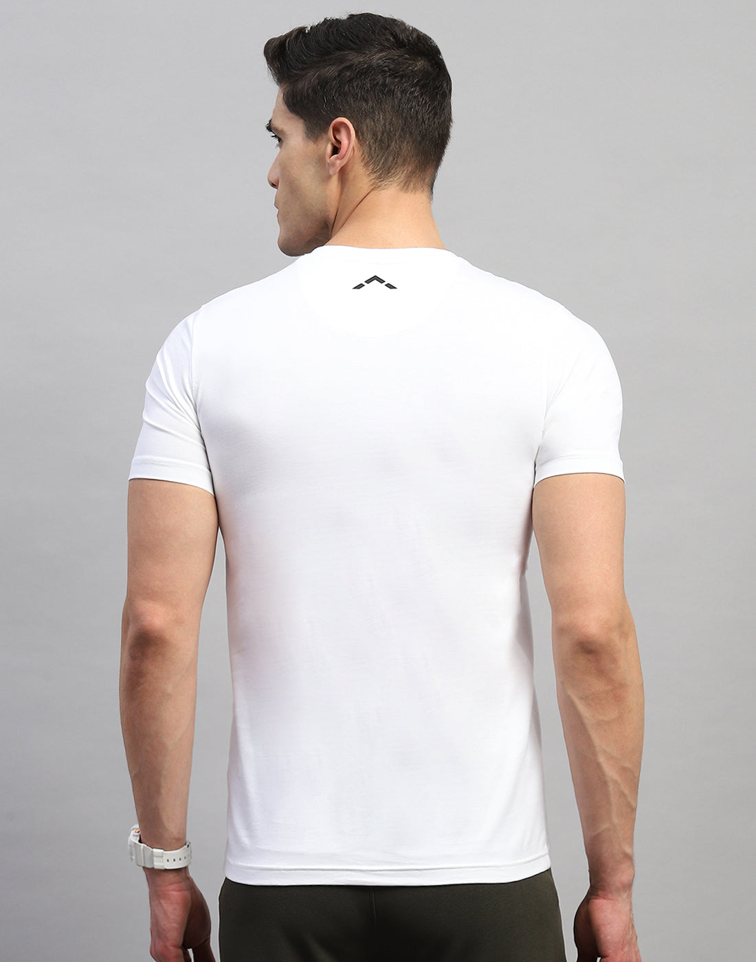 Rock.it Men White Solid V Neck Half Sleeve T-Shirt