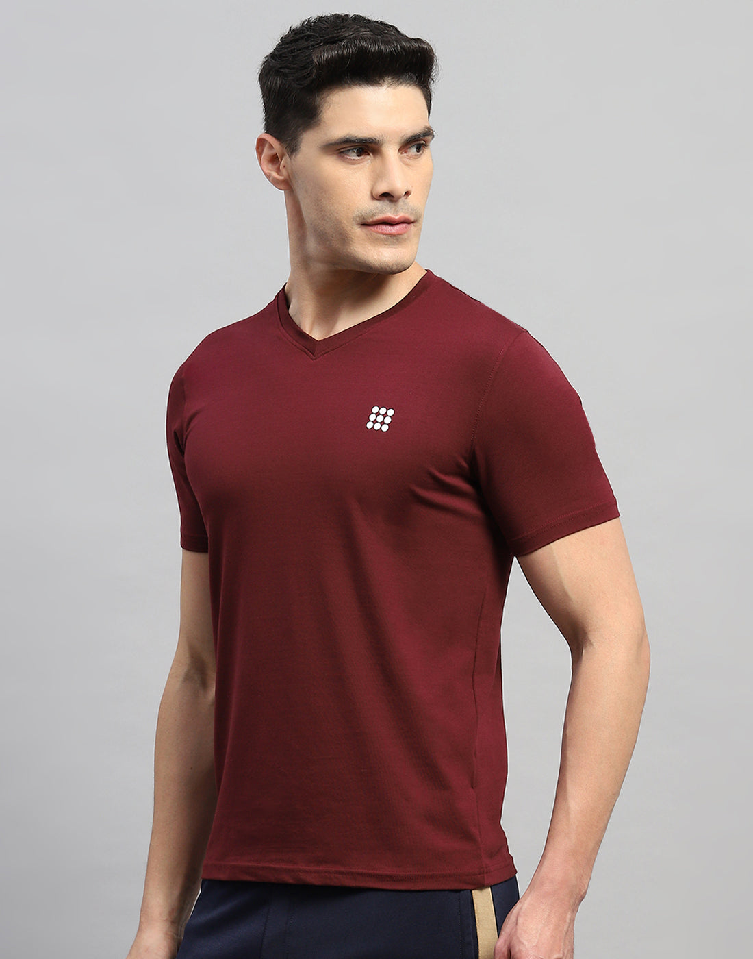 Men Maroon Solid V Neck Half Sleeve T-Shirt