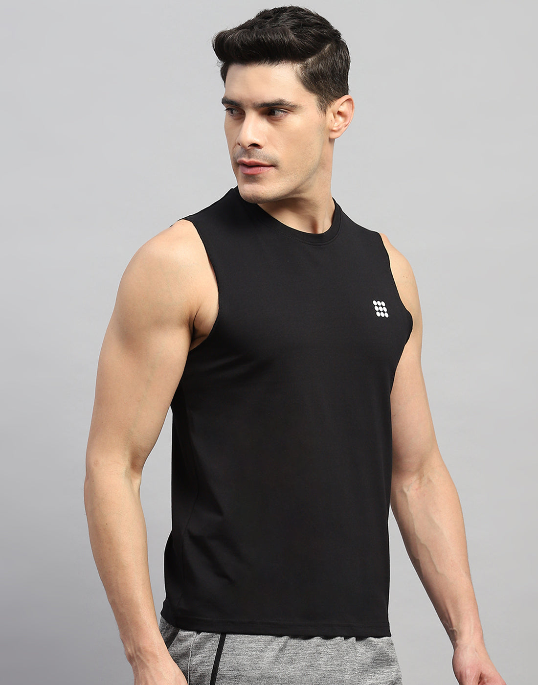 Men Black Solid Round Neck Sleeveless T-Shirt