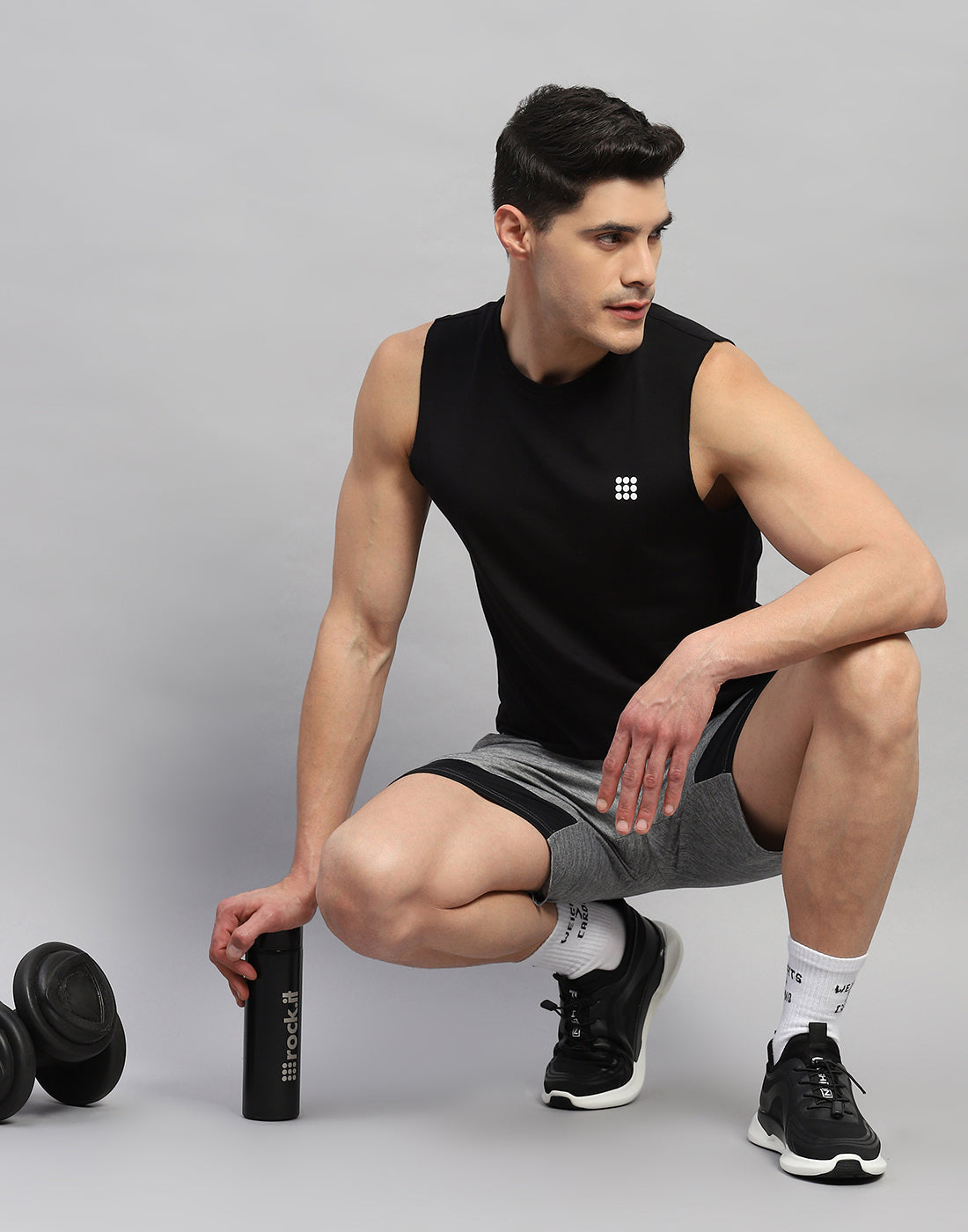 Rock.it Men Black Solid Round Neck Sleeveless T-Shirt