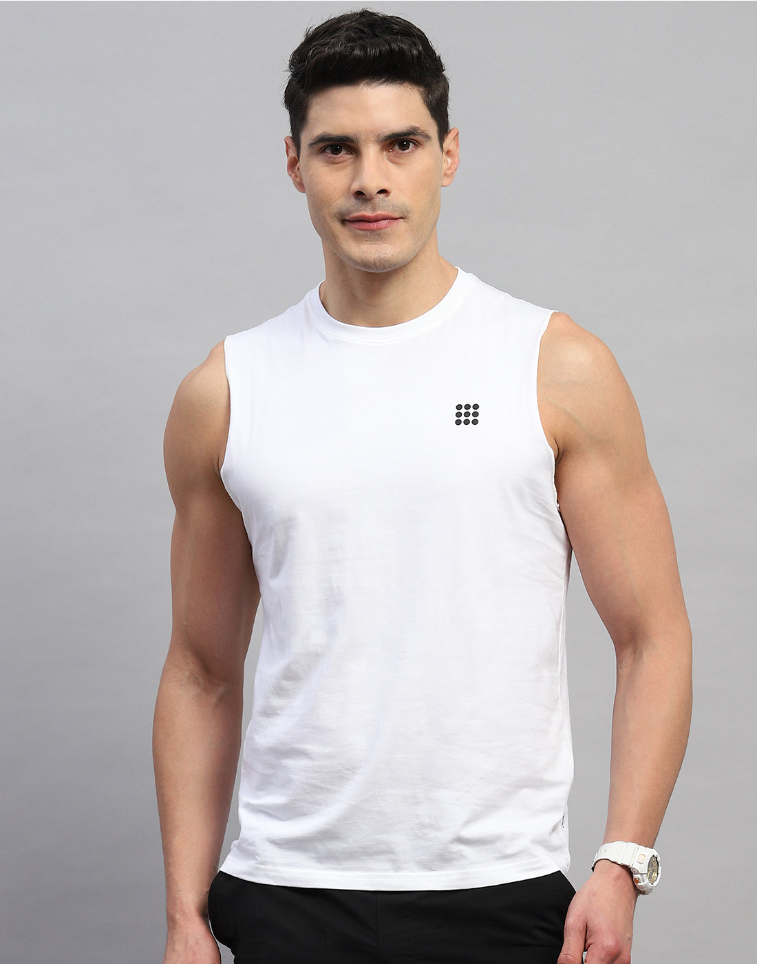 Men White Solid Round Neck Sleeveless T-Shirt