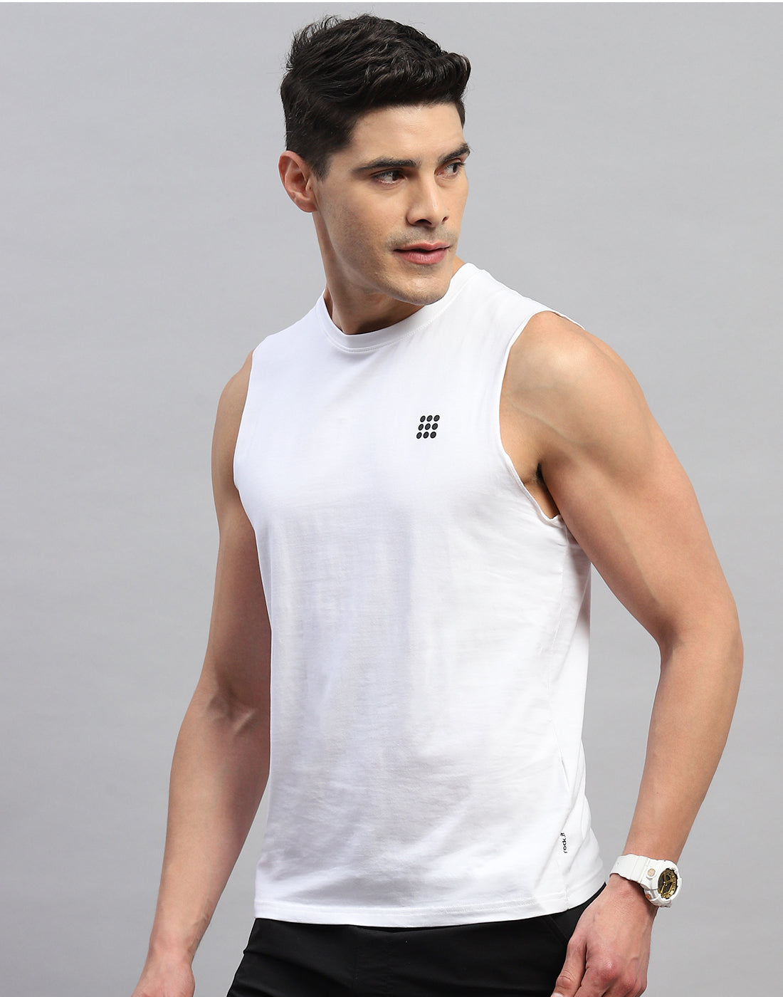 Rock.it Men White Solid Round Neck Sleeveless T-Shirt