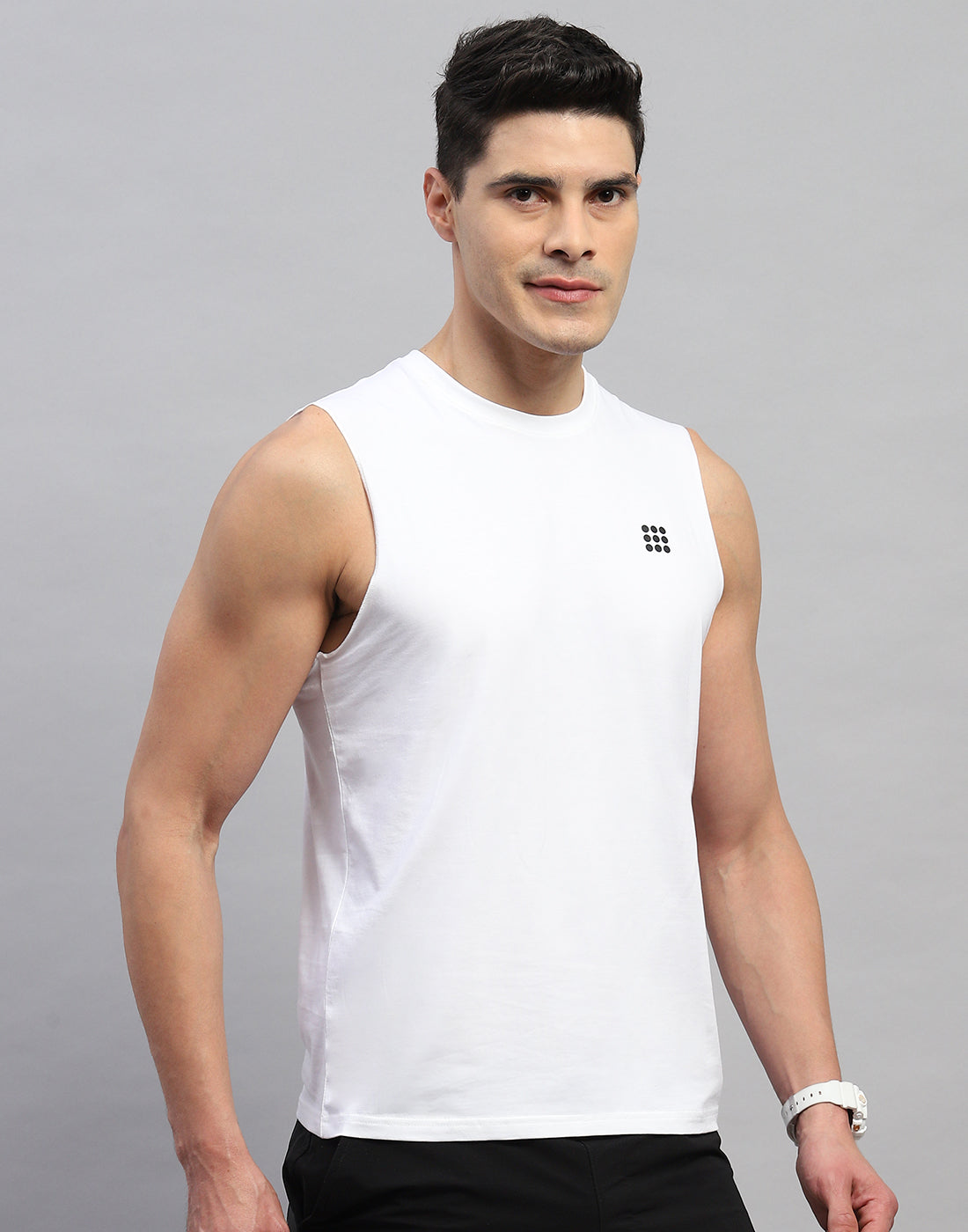 Rock.it Men White Solid Round Neck Sleeveless T-Shirt