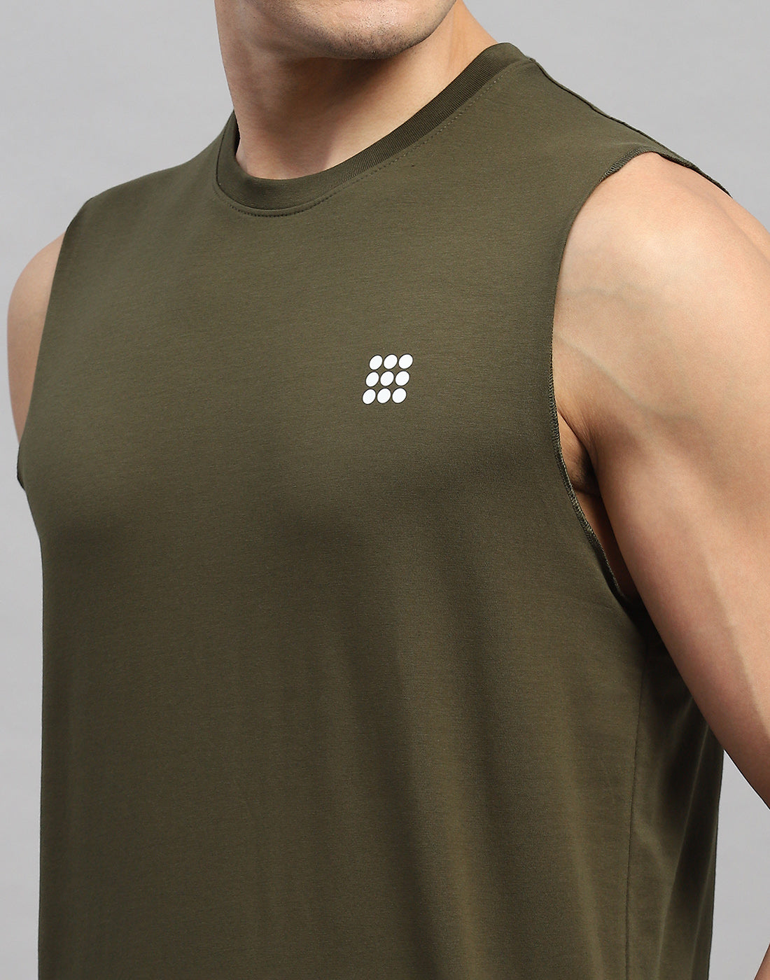 Rock.it Men Olive Solid Round Neck Sleeveless T-Shirt