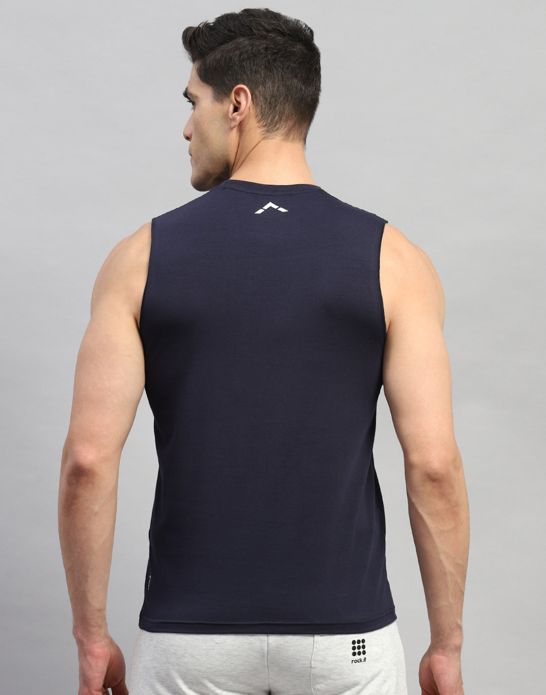 Rock.it Men Navy Blue Solid Round Neck Sleeveless T-Shirt