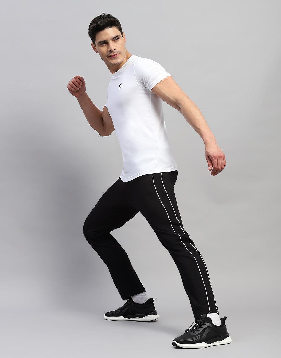 Rock.it Men Black Solid Regular Fit Lower