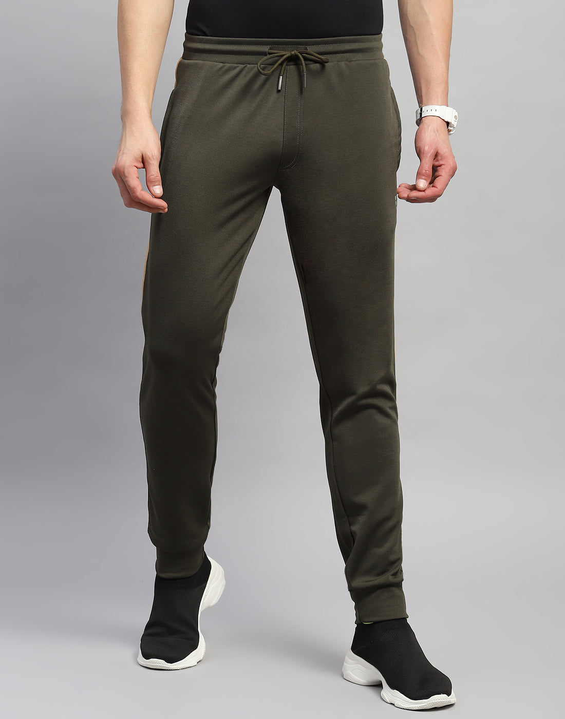 Rock.it Men Olive Solid Regular Fit Jogger