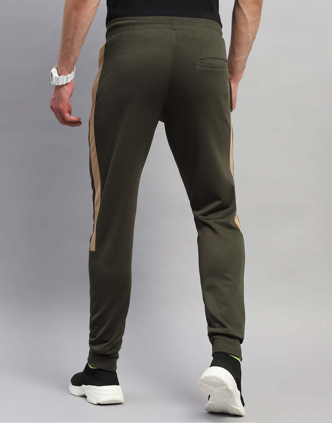 Rock.it Men Olive Solid Regular Fit Jogger