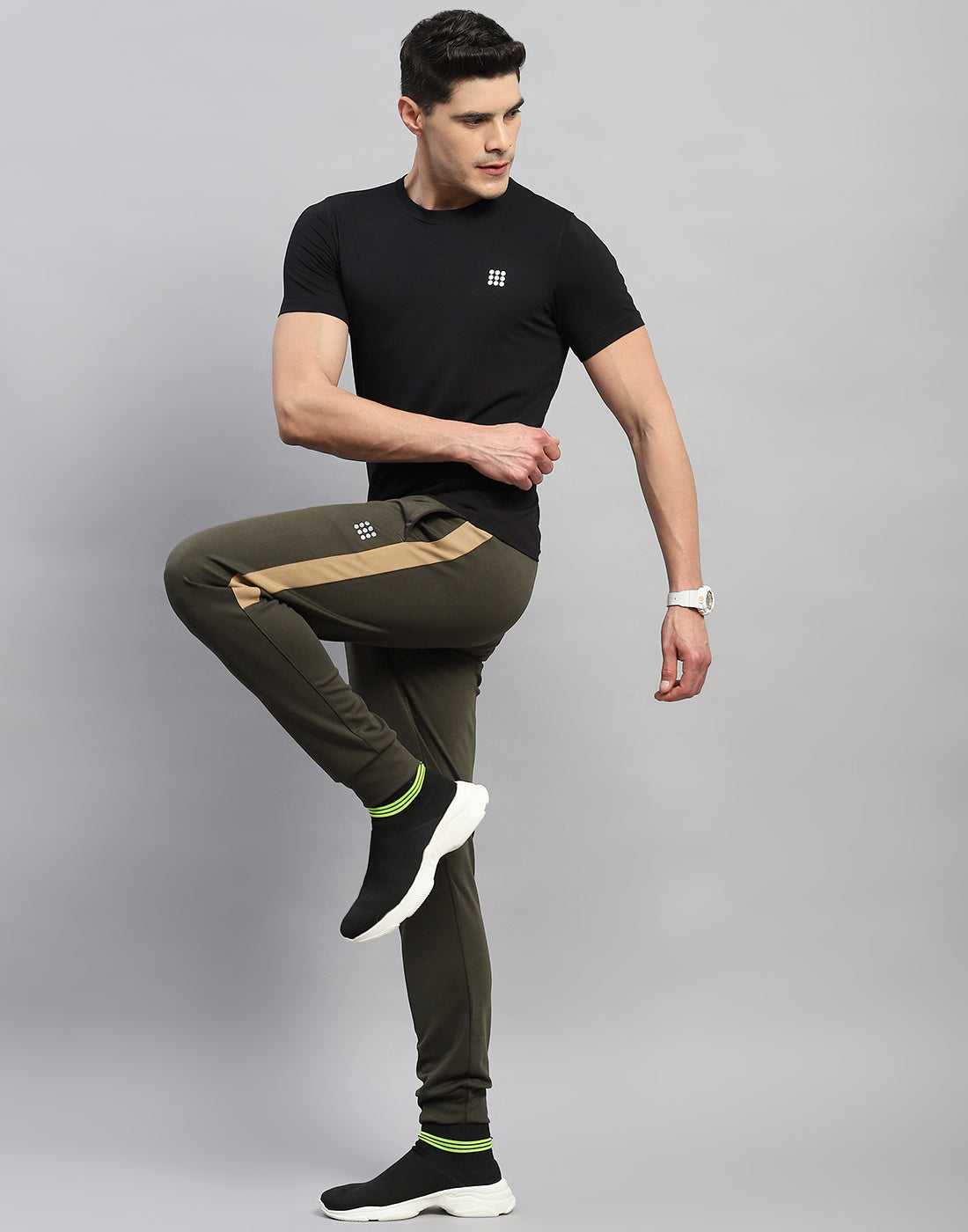 Rock.it Men Olive Solid Regular Fit Jogger