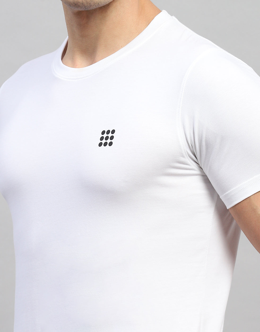 Rock.it Men White Solid Round Neck Half Sleeve T-Shirt
