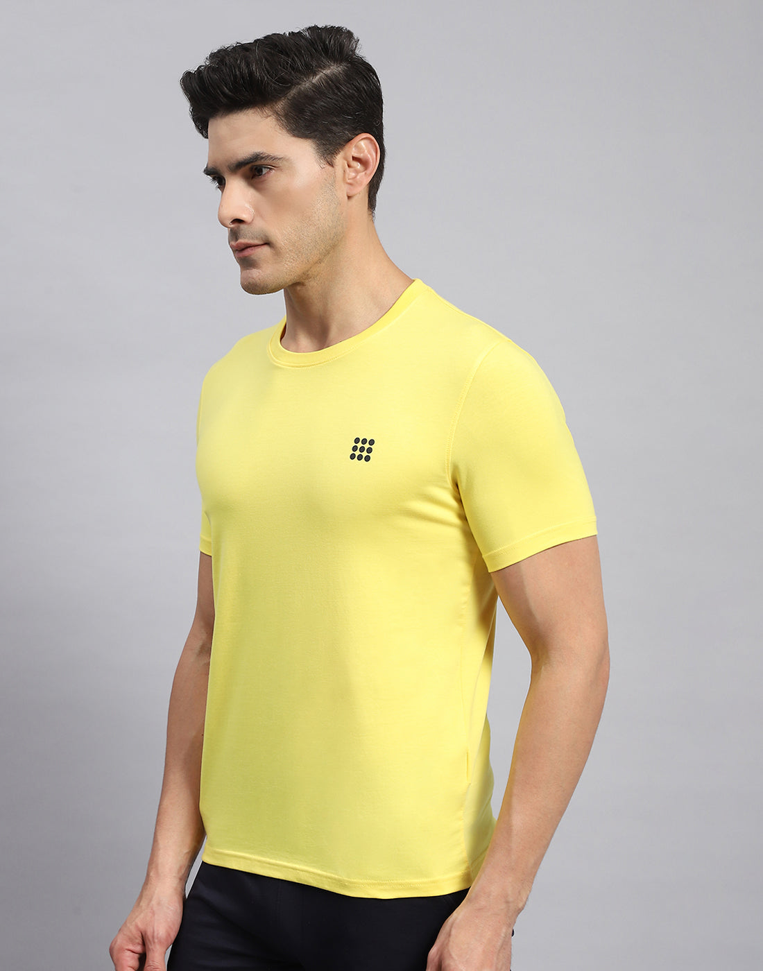 Men Yellow Solid Round Neck Half Sleeve T-Shirt