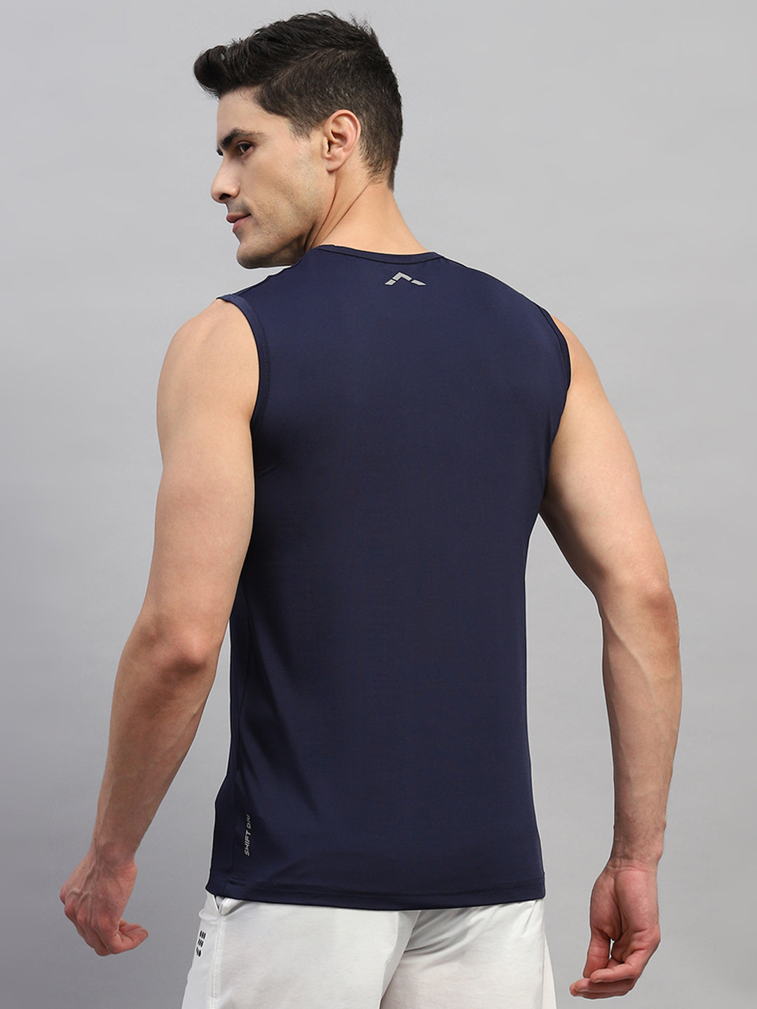 Rock.it Men Navy Blue Solid Round Neck Sleeveless T-Shirt