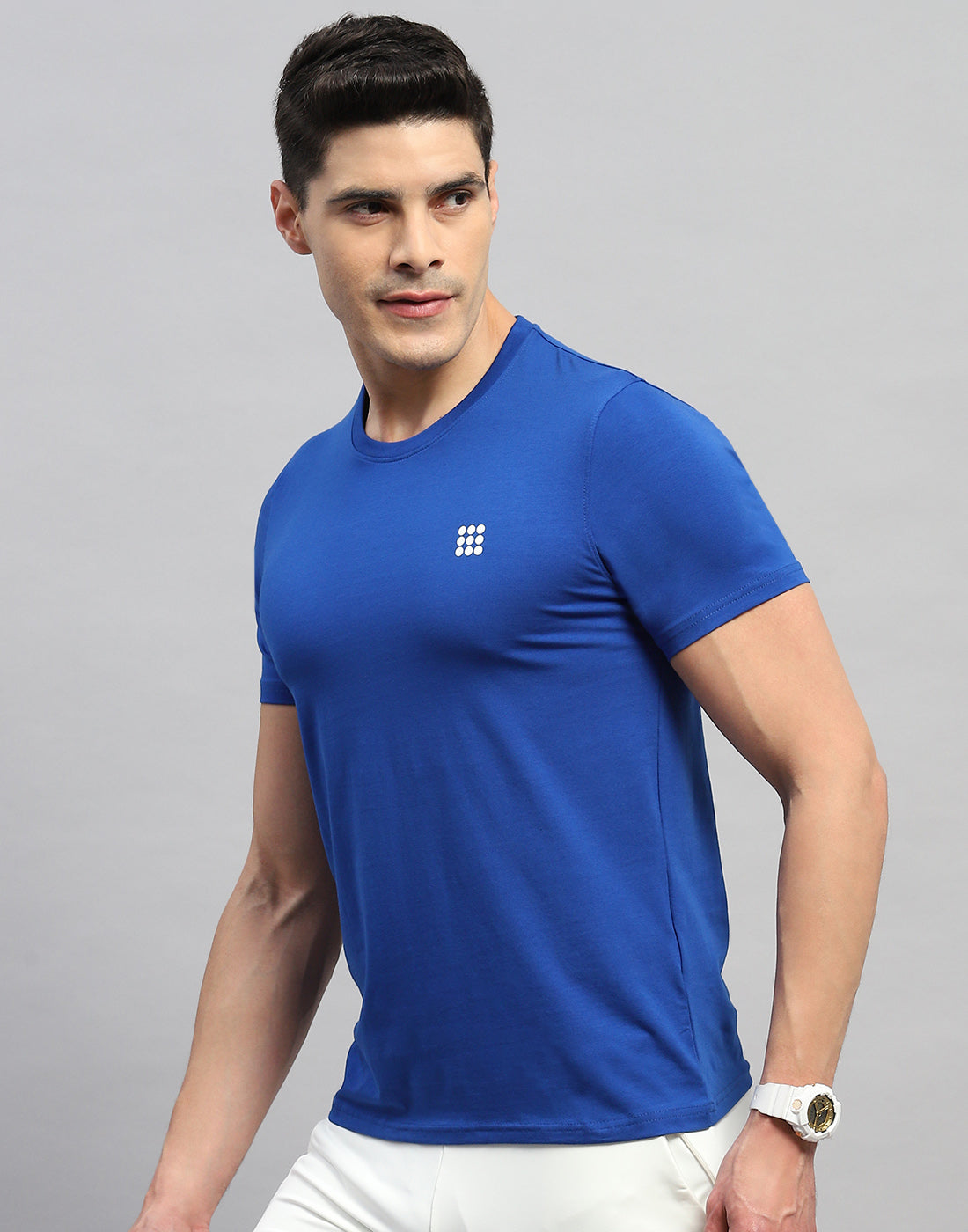 Men Blue Solid Round Neck Half Sleeve T-Shirt