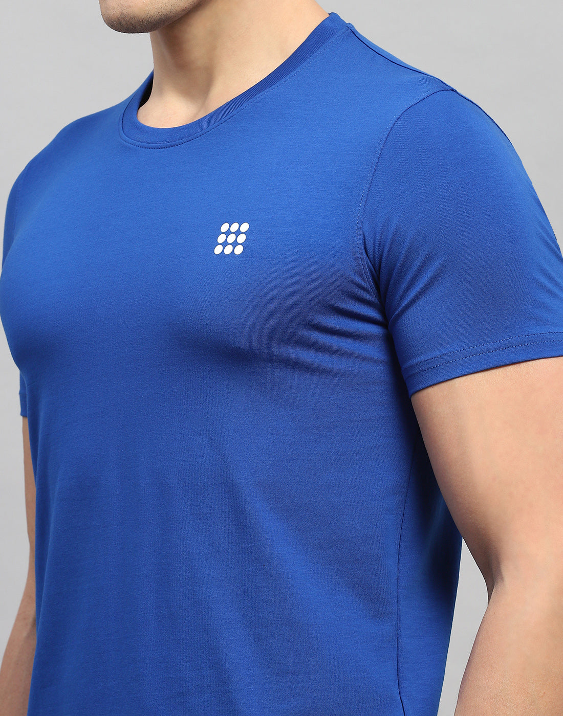 Men Blue Solid Round Neck Half Sleeve T-Shirt
